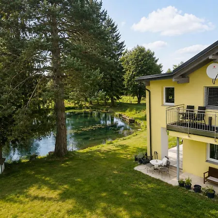 Haus Mit Fischteich Natururlaub Fuer Familien & Hunde Apartament