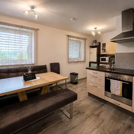 Haus Mit Fischteich Natururlaub Fuer Familien & Hunde Apartament